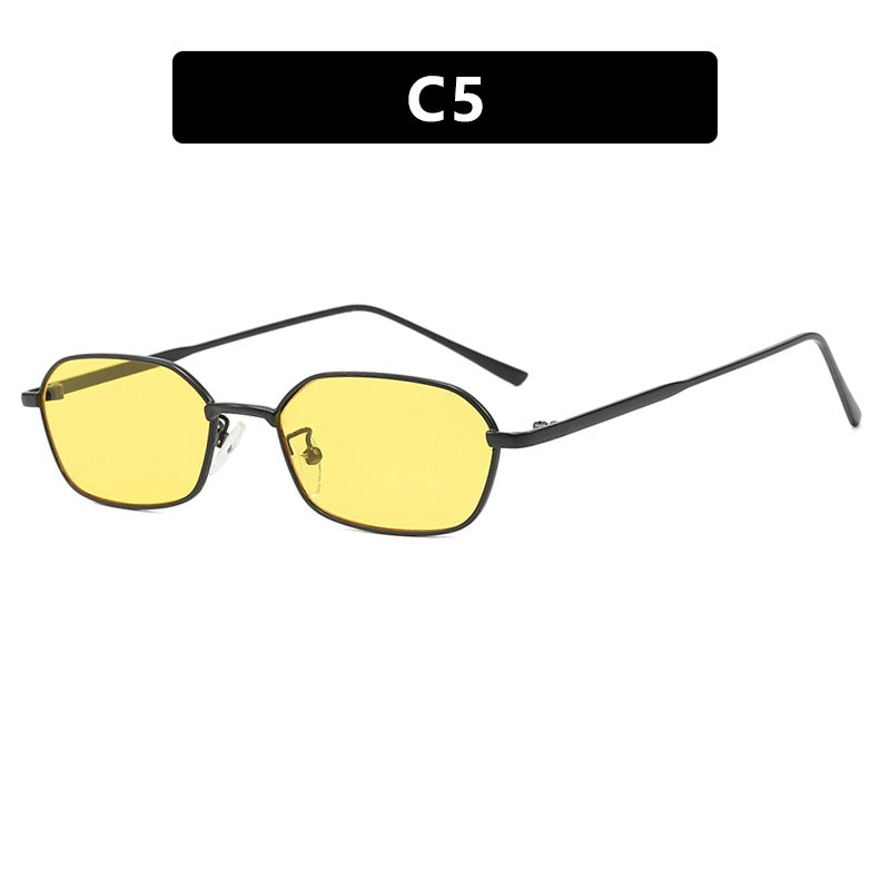 Dame geometrisk solbrille i minimalistisk design Skanto