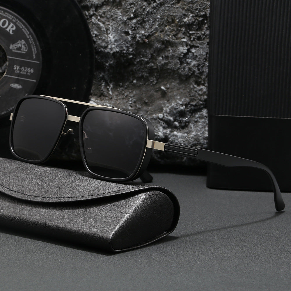 Dame elegant firkantet solbrille med høykvalitets metallramme Skanto