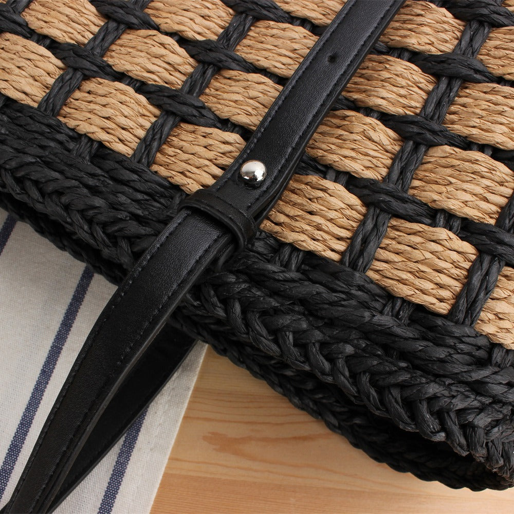 Hand-knotted tote bag in natural material with elegant leather handles Skanto