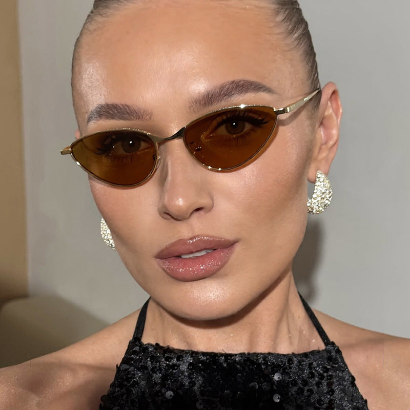 Dame Cat-Eye solbriller med rhinestones ramme og beskyttende linser Skanto