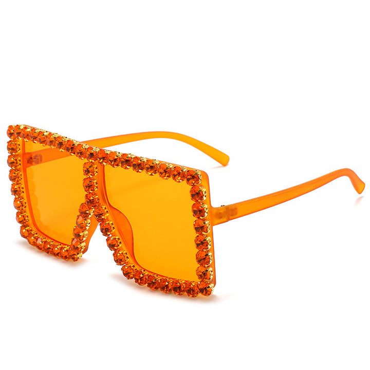Dame moteriktig solbrille med strassdekorsjon Skanto