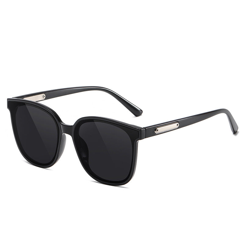 Dame oversized solbriller med moderne kvadratisk ramme Skanto