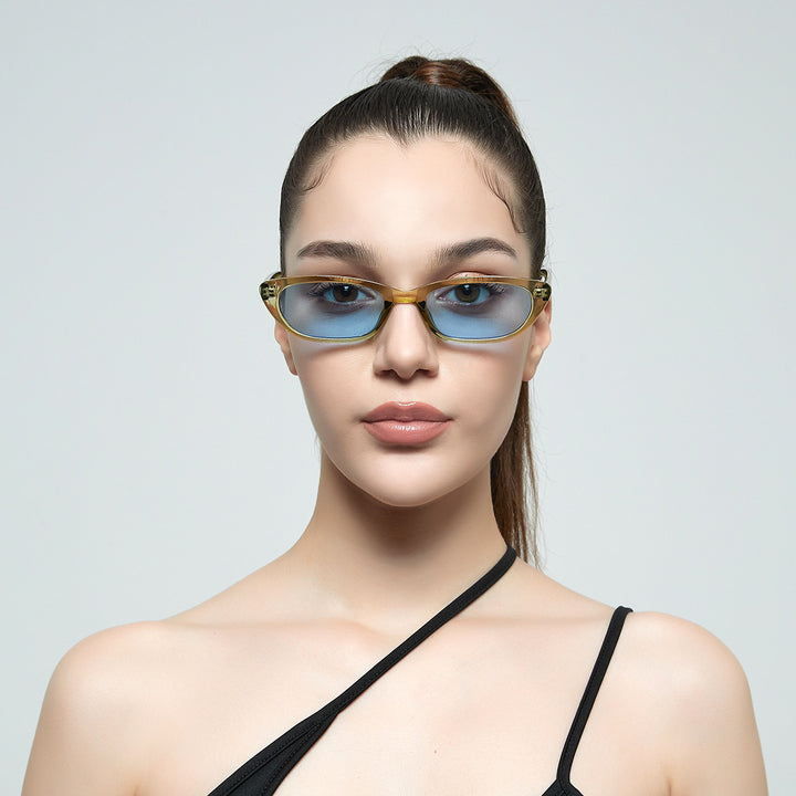 Dame moteriktig solbrille med unikt design og UV-beskyttelse Skanto