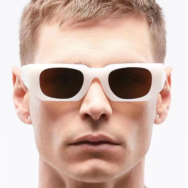 Dame Modisch solbrille med kantet ramme og UV-beskyttelse Skanto