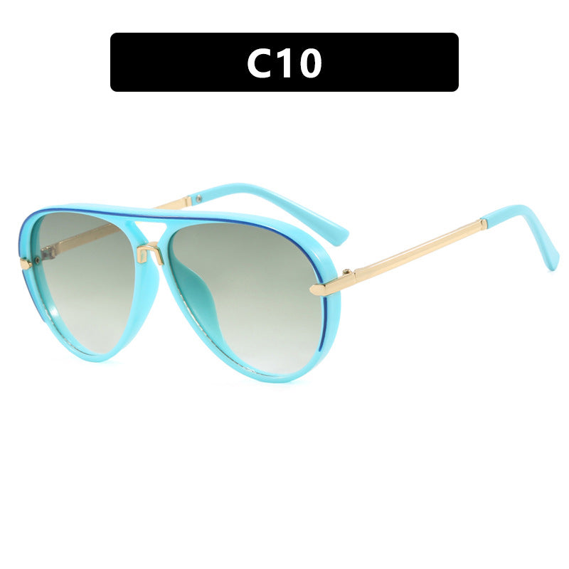 Dame moteriktig piloten solbrille med elegante metallakenter Skanto