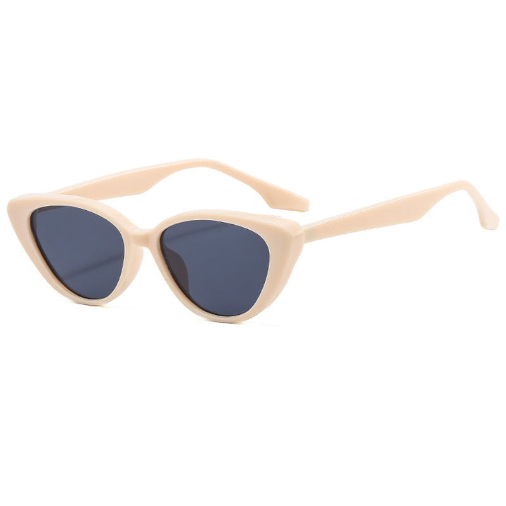 Dame Cat-Eye solbriller med moderne ekstrem ramme Skanto