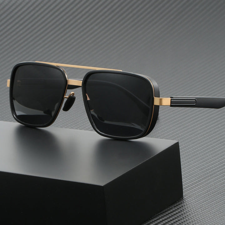 Dame elegant firkantet solbrille med høykvalitets metallramme Skanto
