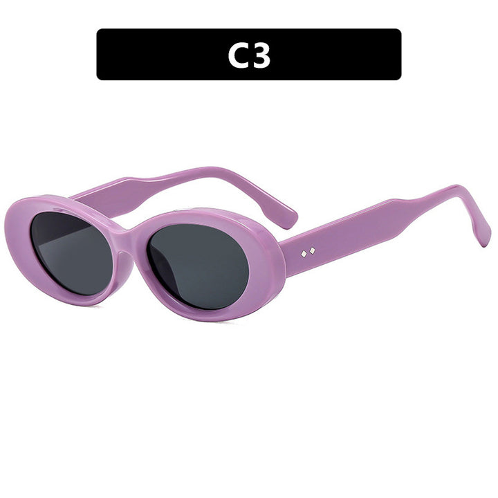 Dame moteriktig solbrille i elegant retrostil Skanto