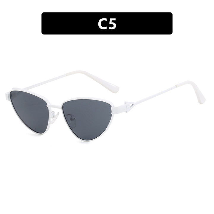 Dame Cat-Eye solbriller med elegant og fleksibel ramme Skanto