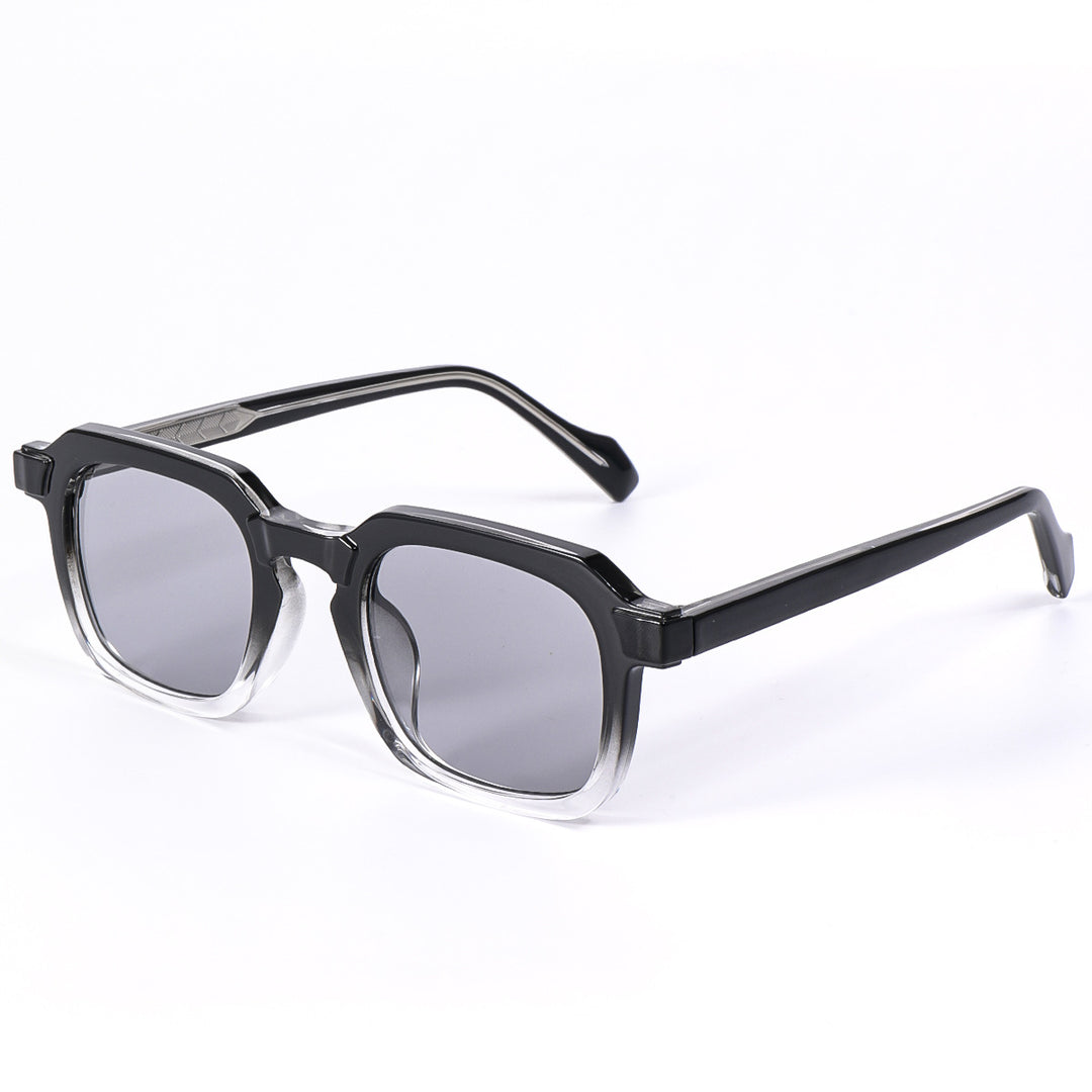Dame moteriktig solbrille i elegant, kantet design Skanto