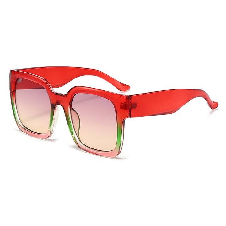 Dame firkantet solbrille med stilfull gjennomsiktig ramme og myk fargegradient Skanto