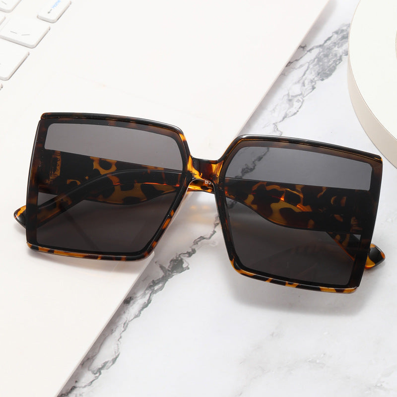 Dame Overdimensjonert Solbrille med luksuriøs Detalj Skanto