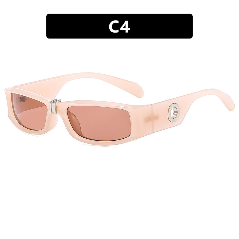 Dame moteriktig solbrille med beskyttende UV-filter og robust ramme Skanto