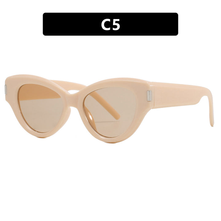 Damer stilige Cat-Eye solbriller med transparent ramme Skanto