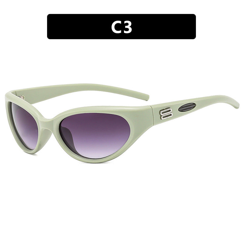 Damer ekstravagant solbrille med buet design Skanto