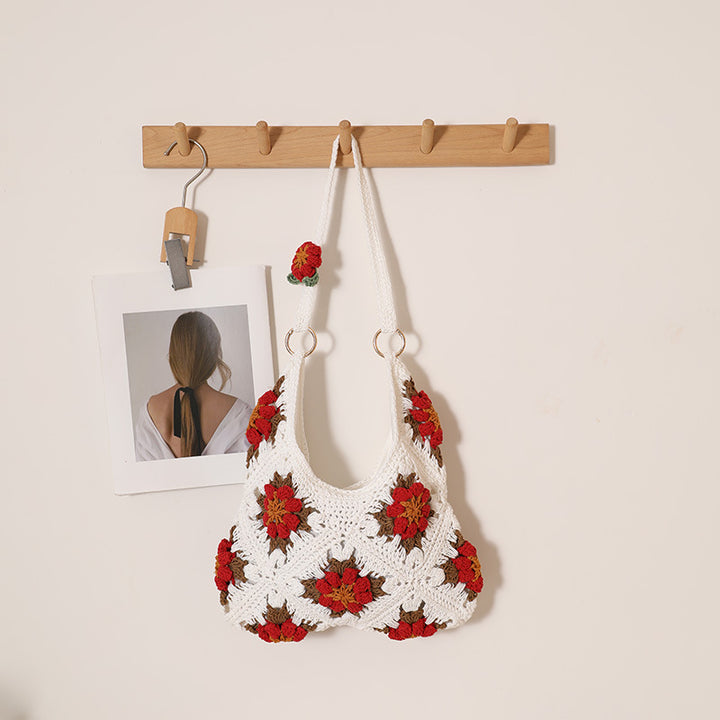 Håndlaget heklet veske i blomsterdesign Skanto