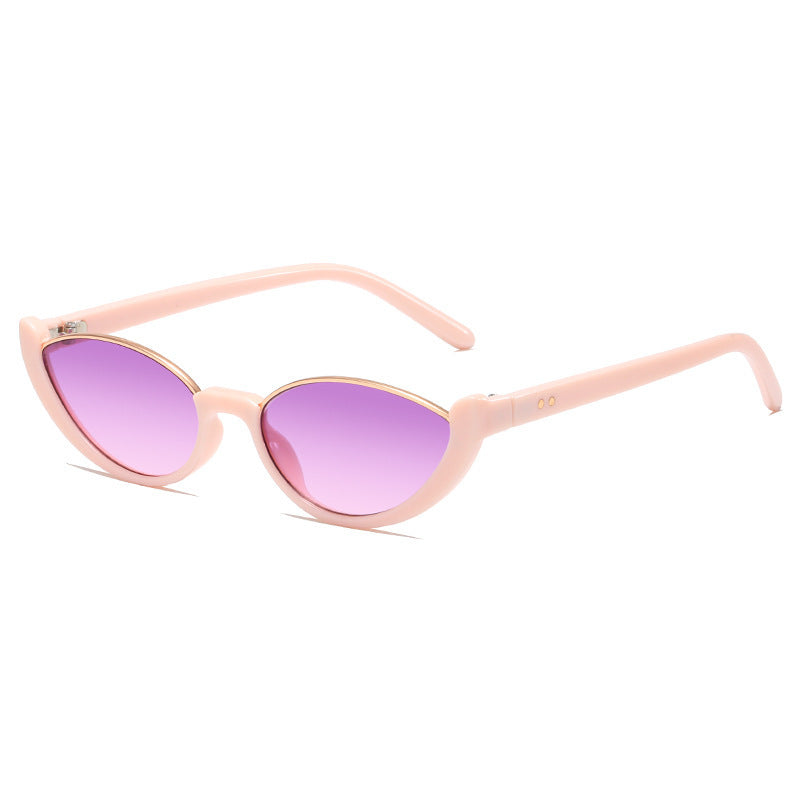Dame Cat-Eye solbriller med diskret ramme og polarisert glass Skanto