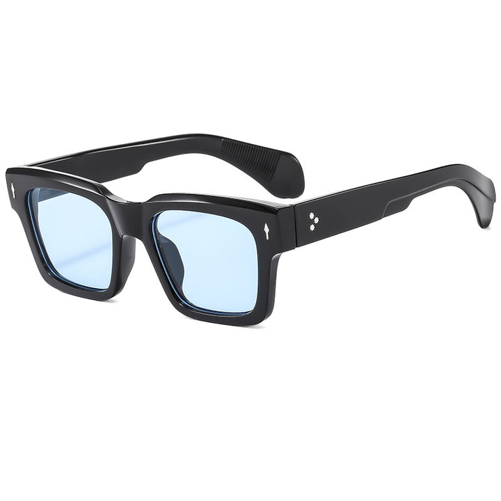 Dame moderiktig solbrille med innovativ ramme Skanto