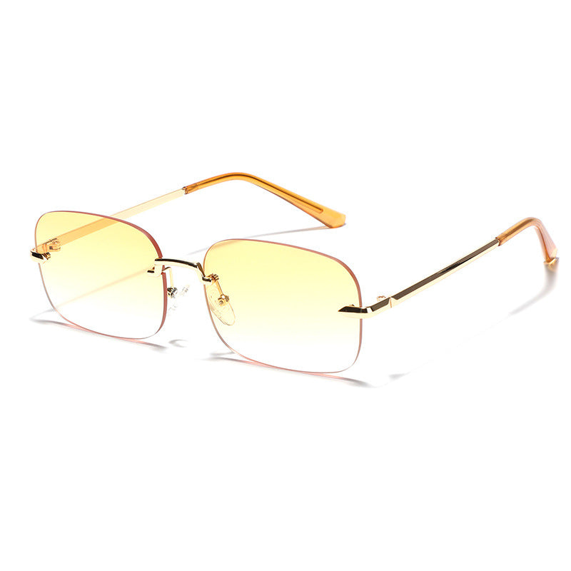 Dame Oversized solbriller med filigran metallramme Skanto