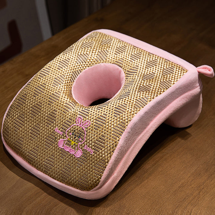 Plüsch nakkestøttepute med ergonomisk utsparing Skanto