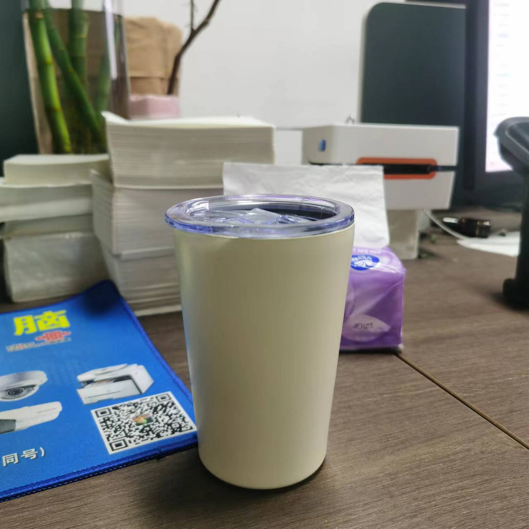 Dame Isoleringsbecher med innovativt trykk- og lukke-system Skanto