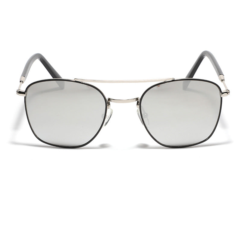 Dame modische kvadratisk solbrille med luksuriøs metallramme Skanto