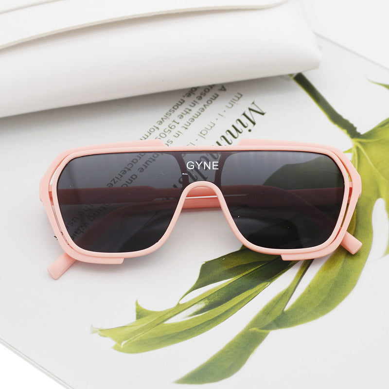 Dame Sporty solbrille med moderne design Skanto