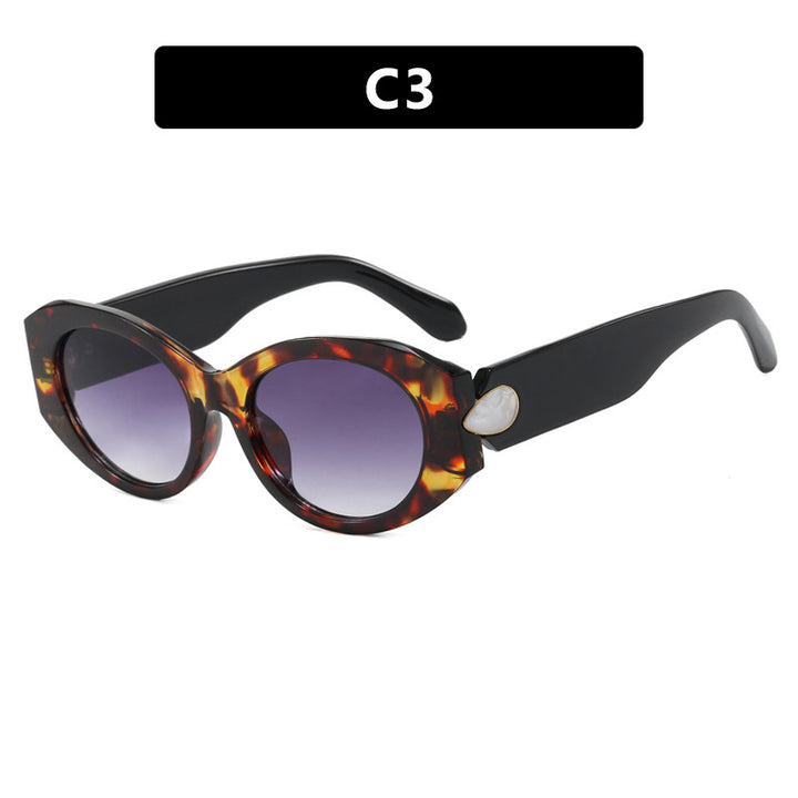 Dame elegant solbrille med stilige konturer Skanto