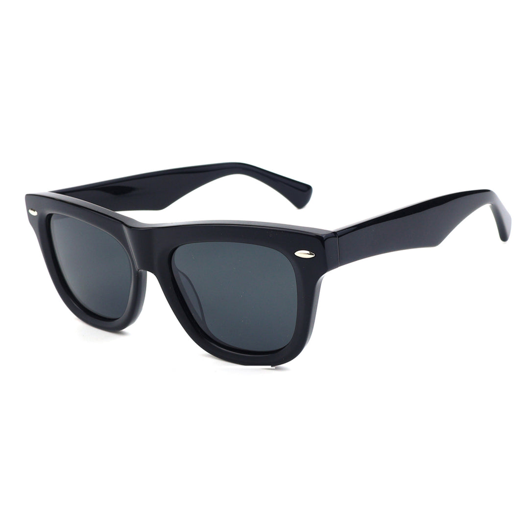 Dame solbrille i klassisk design med kraftig UV-beskyttelse Skanto