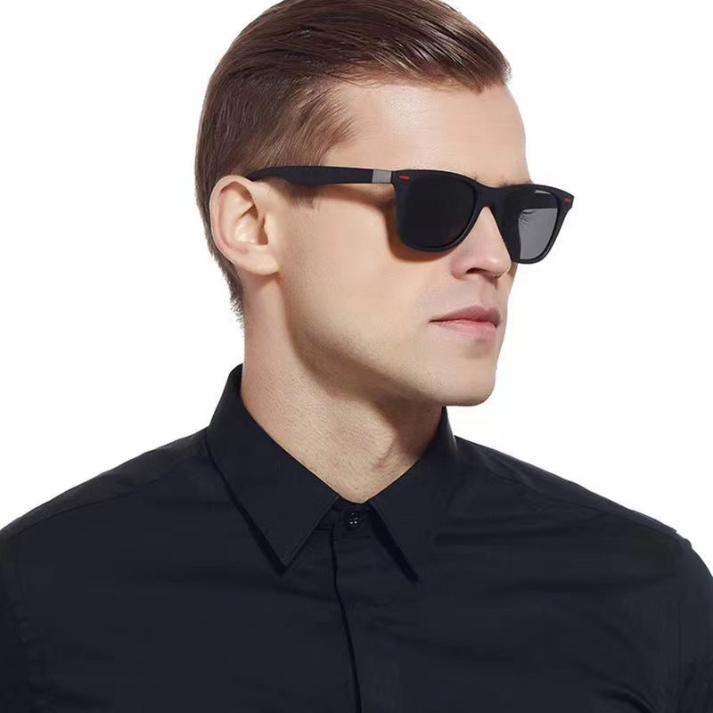 Dame stilige retro-solbriller med robust ramme Skanto