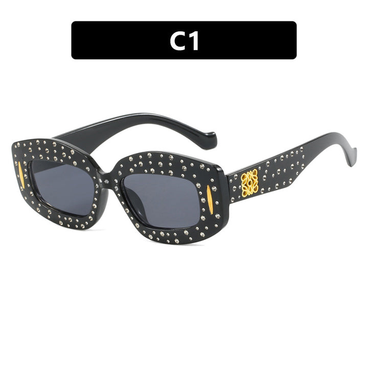 Dame moteriktig solbrille med glamorøs strass-dekor Skanto