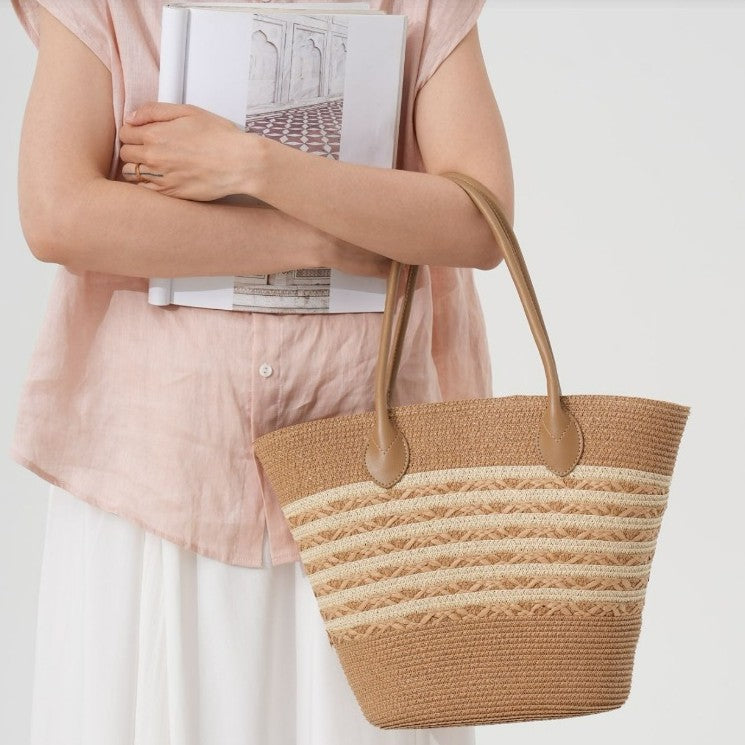 Elegant veske laget av vevd naturmateriale Skanto