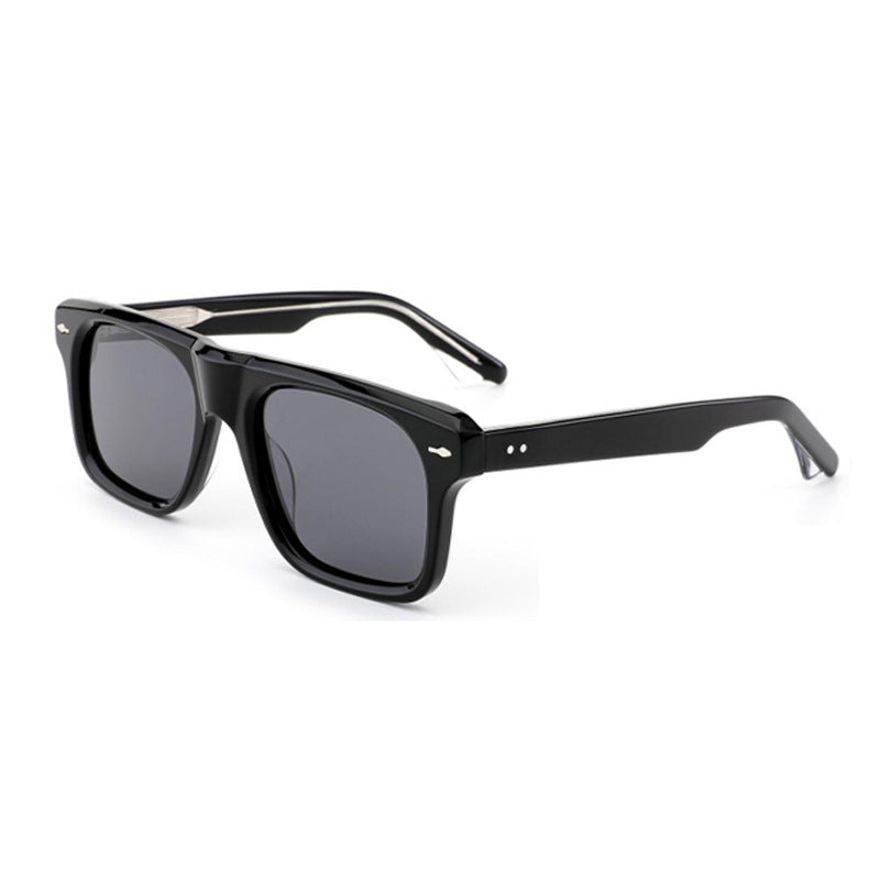 Damer moteriktig solbrille i elegant skilpaddedesign Skanto