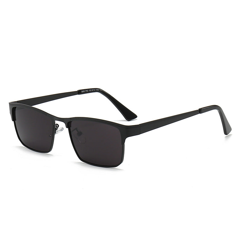 Dame kvadratisk solbrille med en stilig ramme og optimal UV-beskyttelse Skanto
