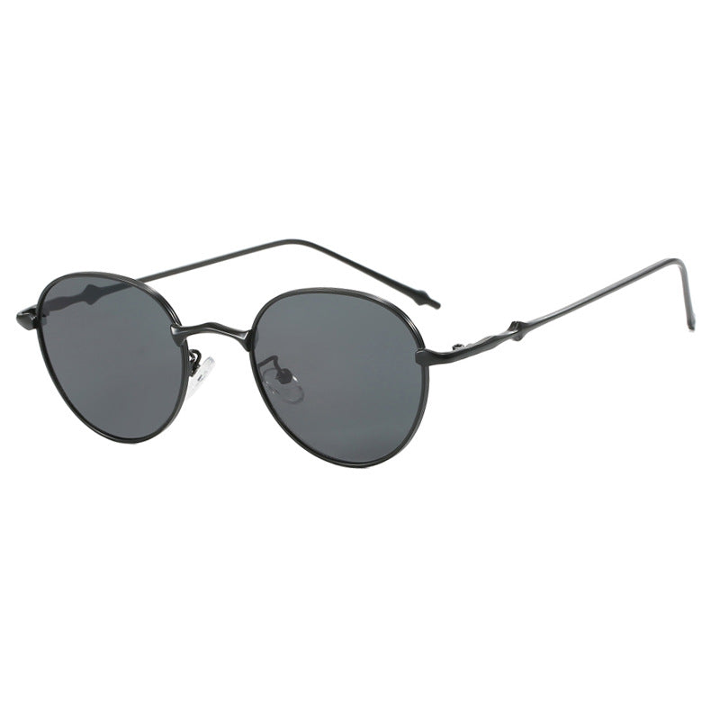 Dame elegant solbrille i moderne oval design Skanto