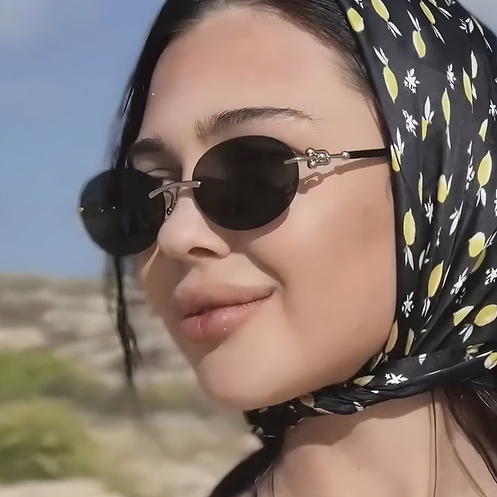 Dame oval solbrille med luksuriøs metallramme og speilbelagte glass Skanto