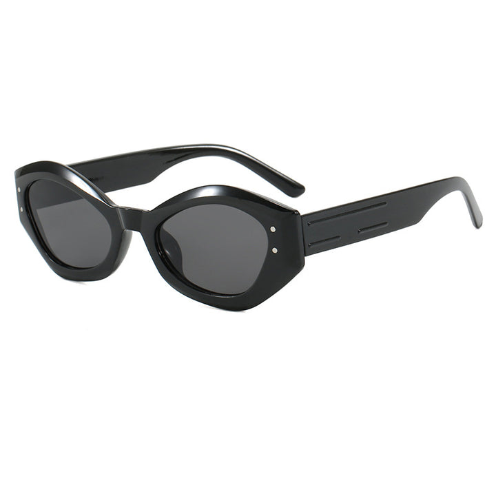 Dame Cat-Eye solbriller med moderne design og bred ramme Skanto