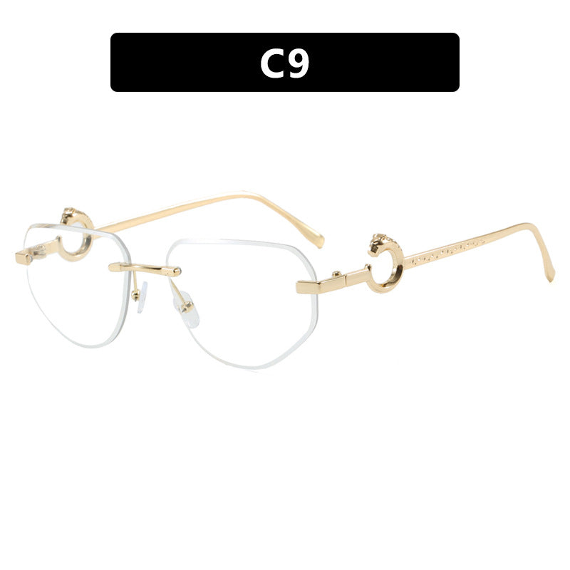 Dame trendy stilige solbriller i moderne design med filigran metallramme Skanto