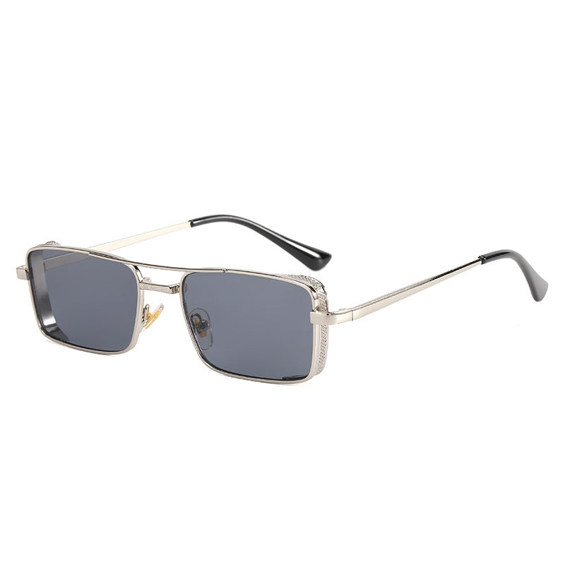Dame moteriktig rektangulær solbrille med luksuriøs ramme Skanto