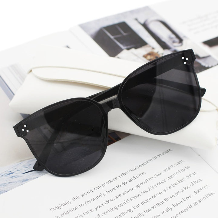 Dame Oversized Solbriller med elegant design Skanto