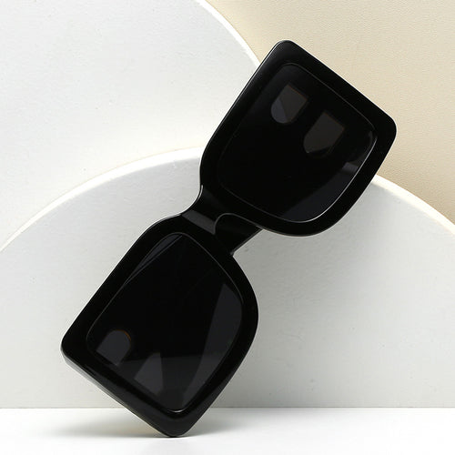 Dame Oversized Solbriller med dekorativ ramme Skanto