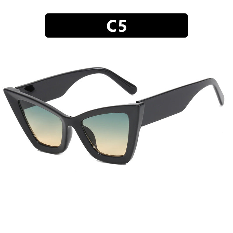 Damer Cat-Eye solbrille med elegante linser og UV-beskyttelse Skanto