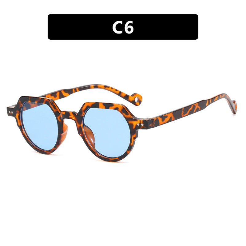 Dame geometrisk solbrille med beskyttende UV-filter og robust ramme Skanto