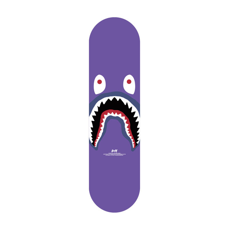 Grafisk skateboarddekk med tilpasset design Skanto