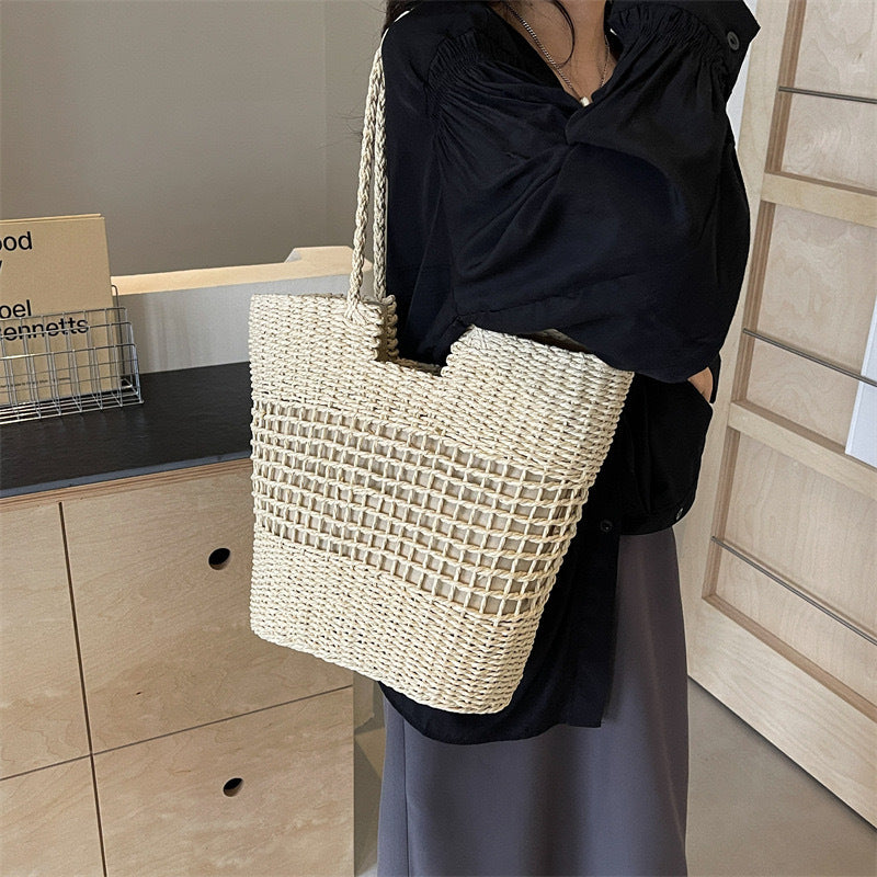 Korbtragetaske med moderne nettdesign Skanto