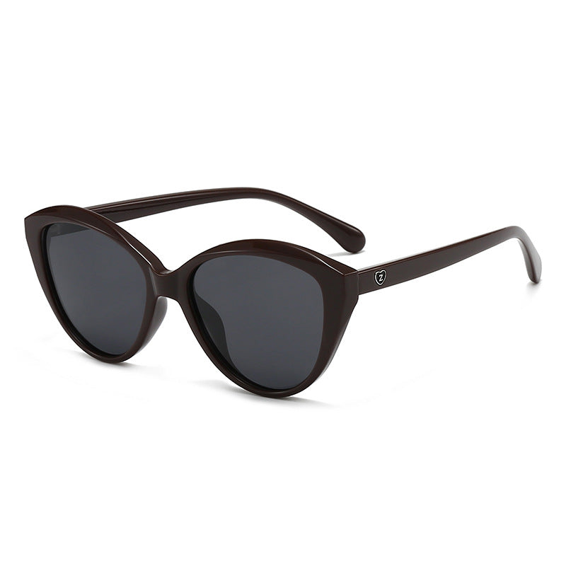 Dame Cat-Eye Solbriller med moteriktig og solid ramme Skanto