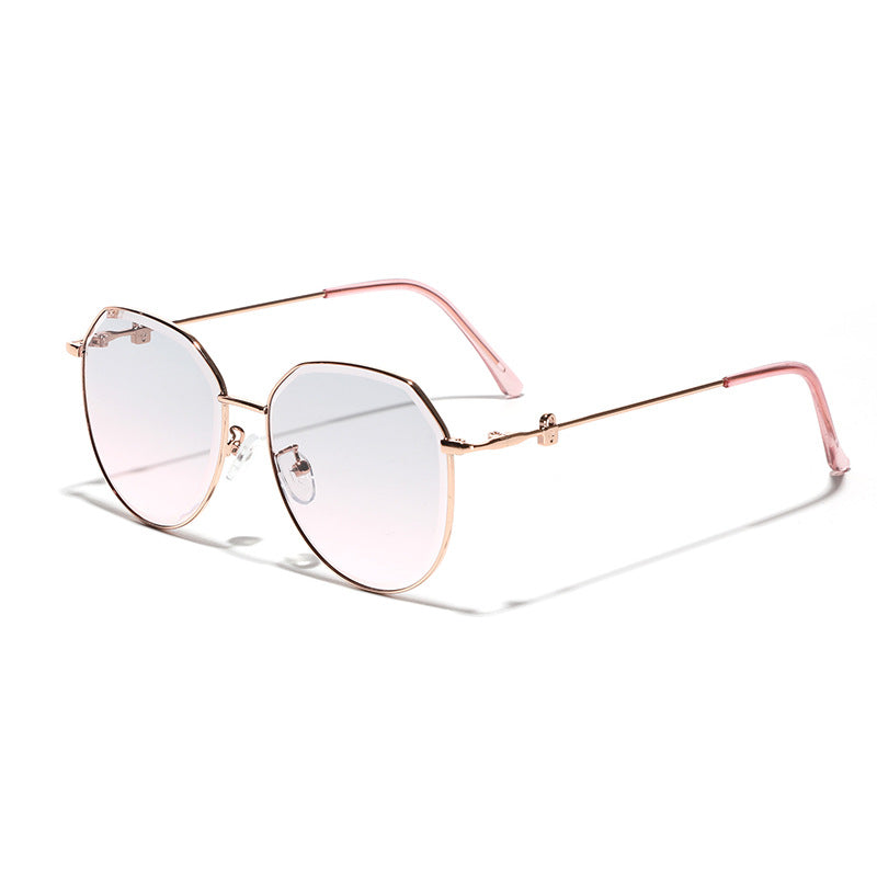 Dame geometrisk solbrille i elegant design Skanto