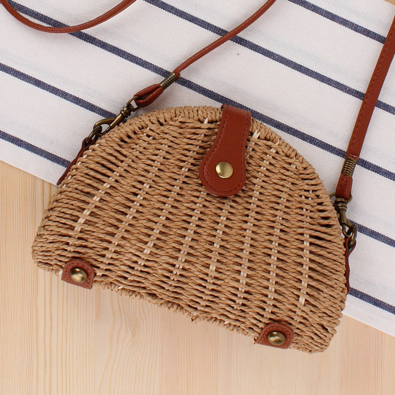 Rattan Skulderveske i Halvmåneformet Design Skanto