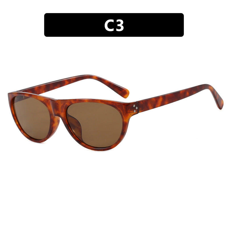Dame moteriktig optisk brille med elegant kattøye-design Skanto
