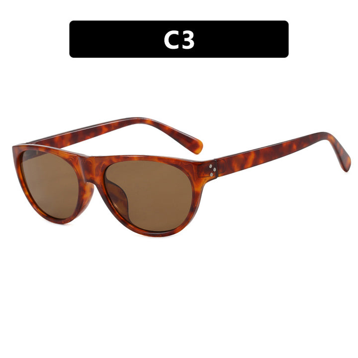 Dame moteriktig optisk brille med elegant kattøye-design Skanto